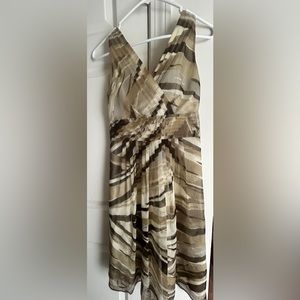 Banana Republic V-Neck Pleated Cross-Body Dress, Beige Print, Lined, Size 0P
